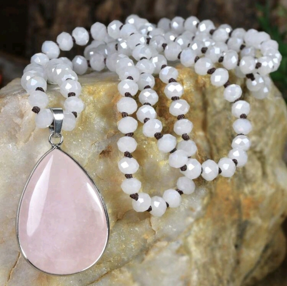 🩷🩷NEW🩷🩷 BEAUTIFUL!! ROSE QUARTZ Pendant Crystal Beaded Necklace